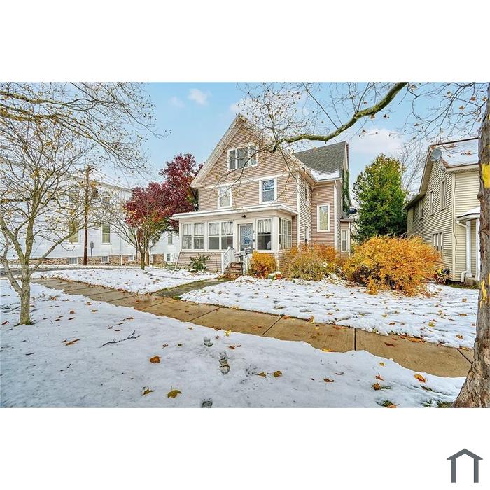 66 E Main St